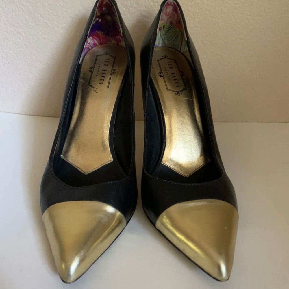 Ted Baker Heels Black Pointy Toe Gold Size 9